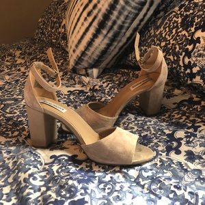 Steve Madden Tan Suede Chunk Heels